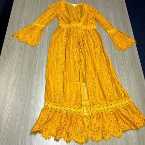 Duster with optional front button closure